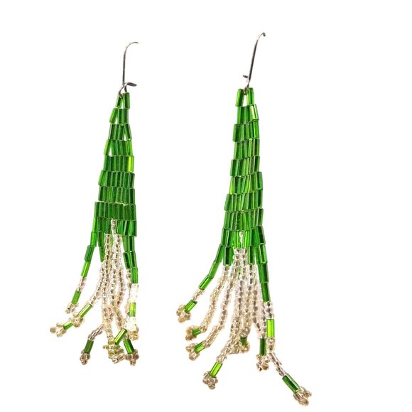 Glass Beads Fringe Earrings, Tube Beads and Seed Beads in Kelly Green, Vintage - Picture 2 of 3